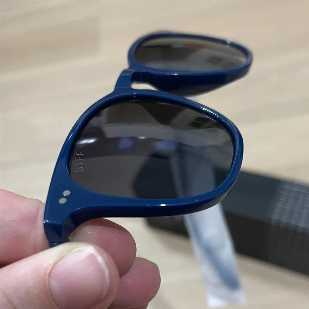 Diff Eyewear Dark Blue Sunglasses - Picture 2 of 6